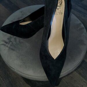 VINCE CAMUTO Black Suede Heels